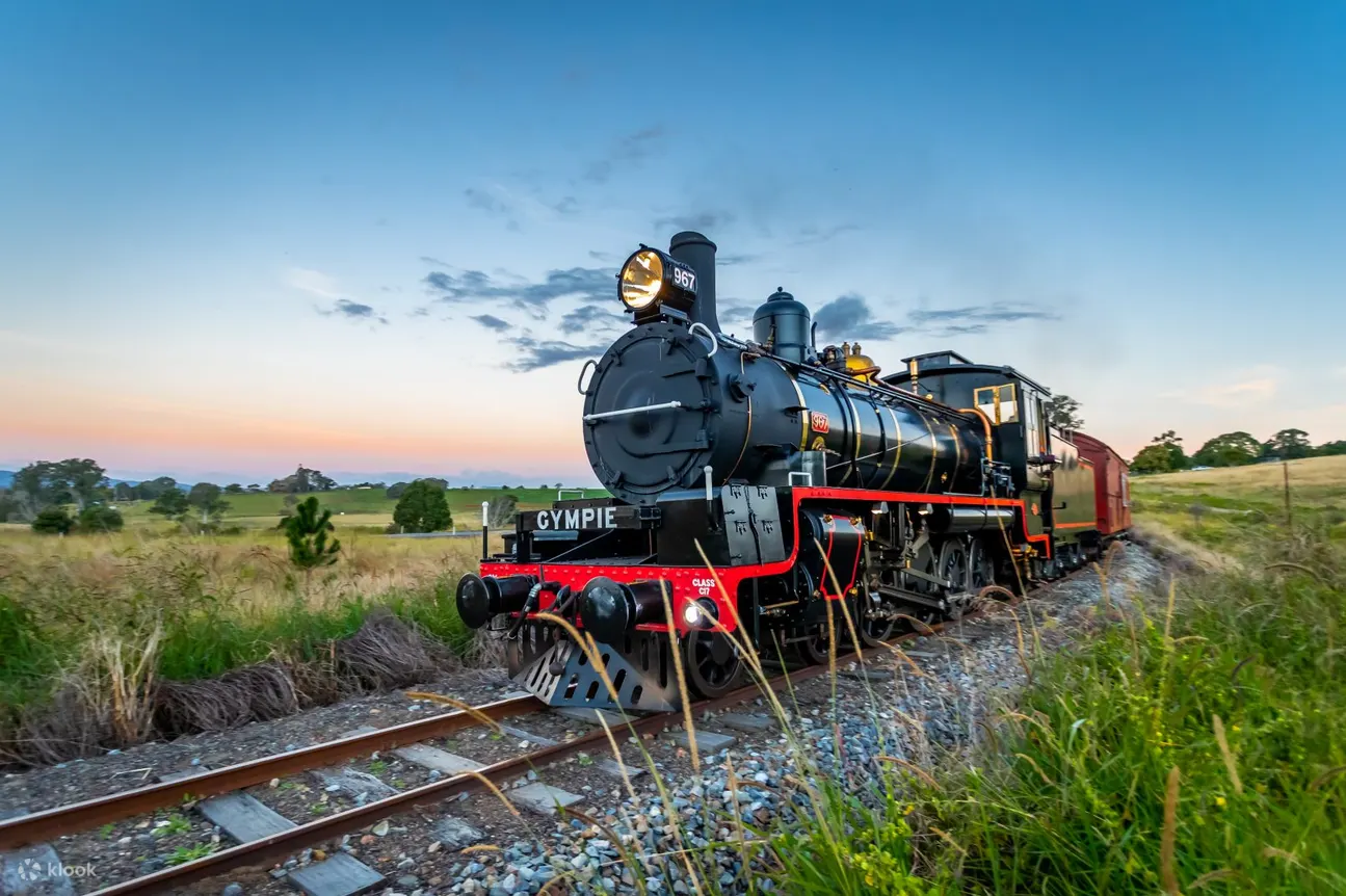 Gympie Mary Valley Rattler Train 享有乡村美景
