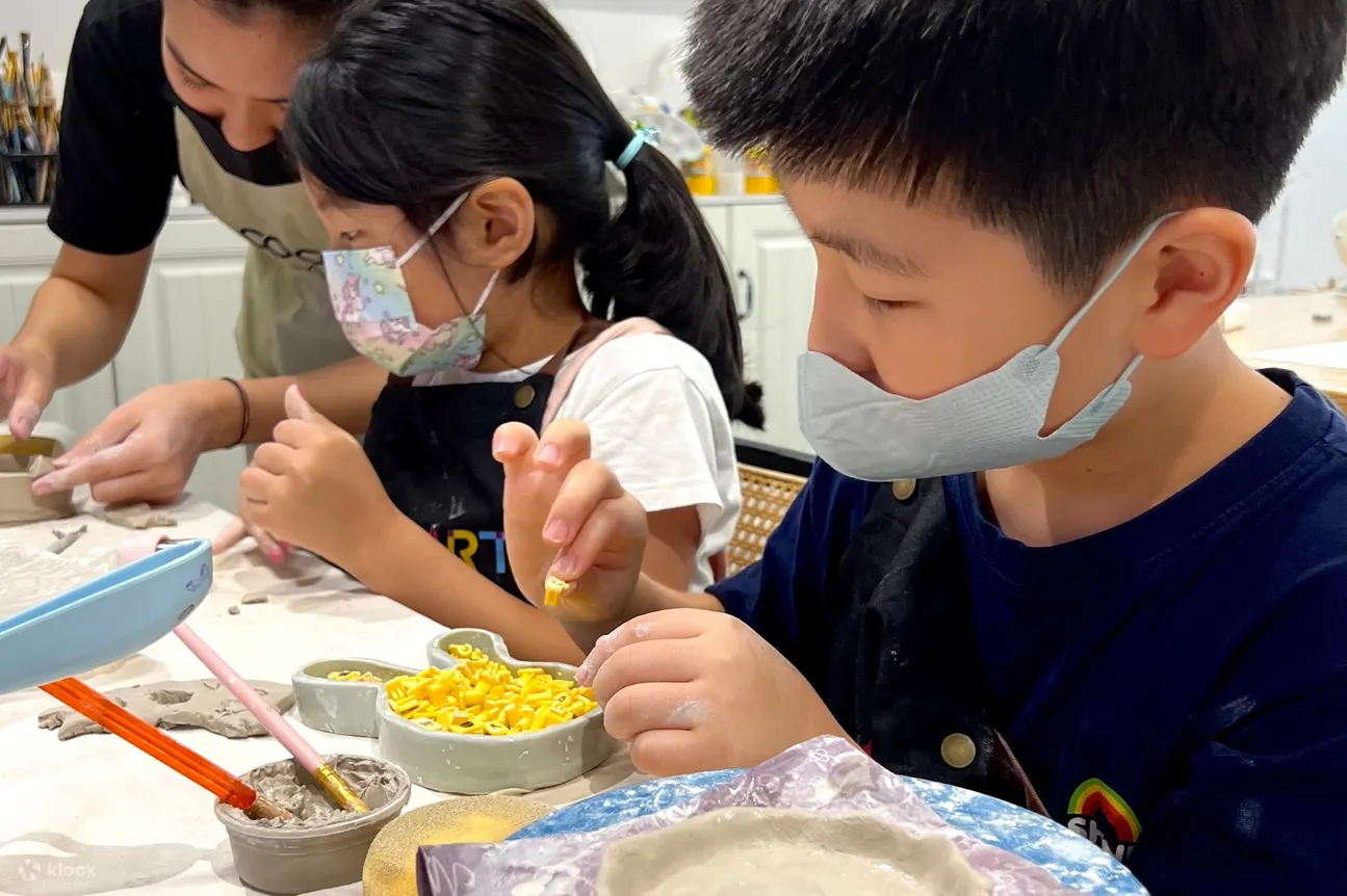 陶艺手工制作和拉坯