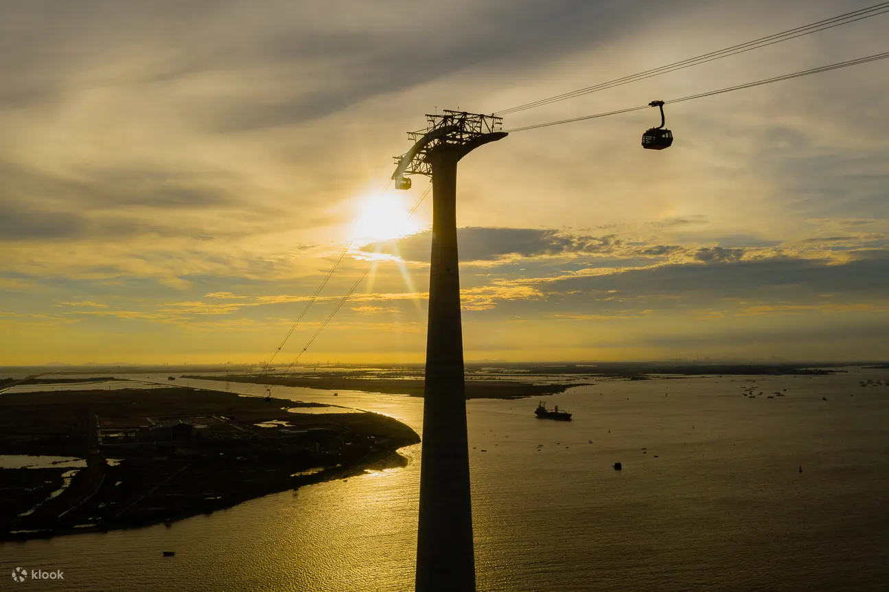 Cat Ba Cable Car