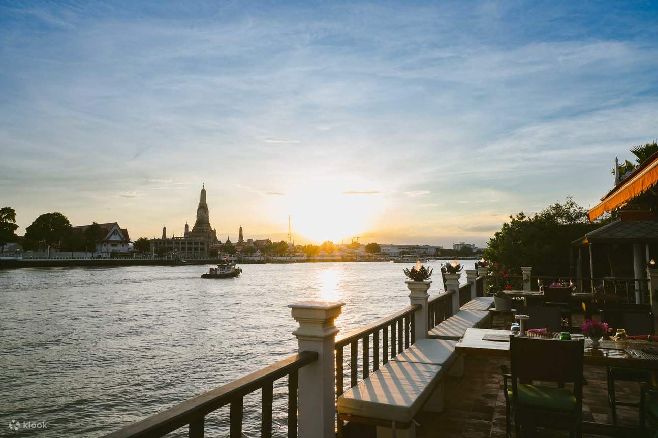 차크라봉세 빌라 리버사이드 태국식 다이닝