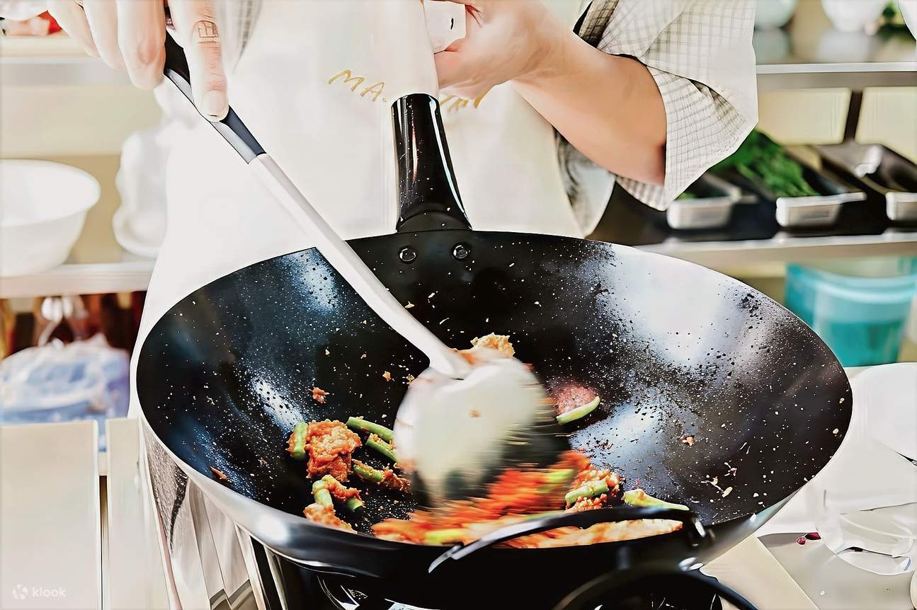 Pengalaman Kelas Memasak Thailand Maliwan di Bangkok