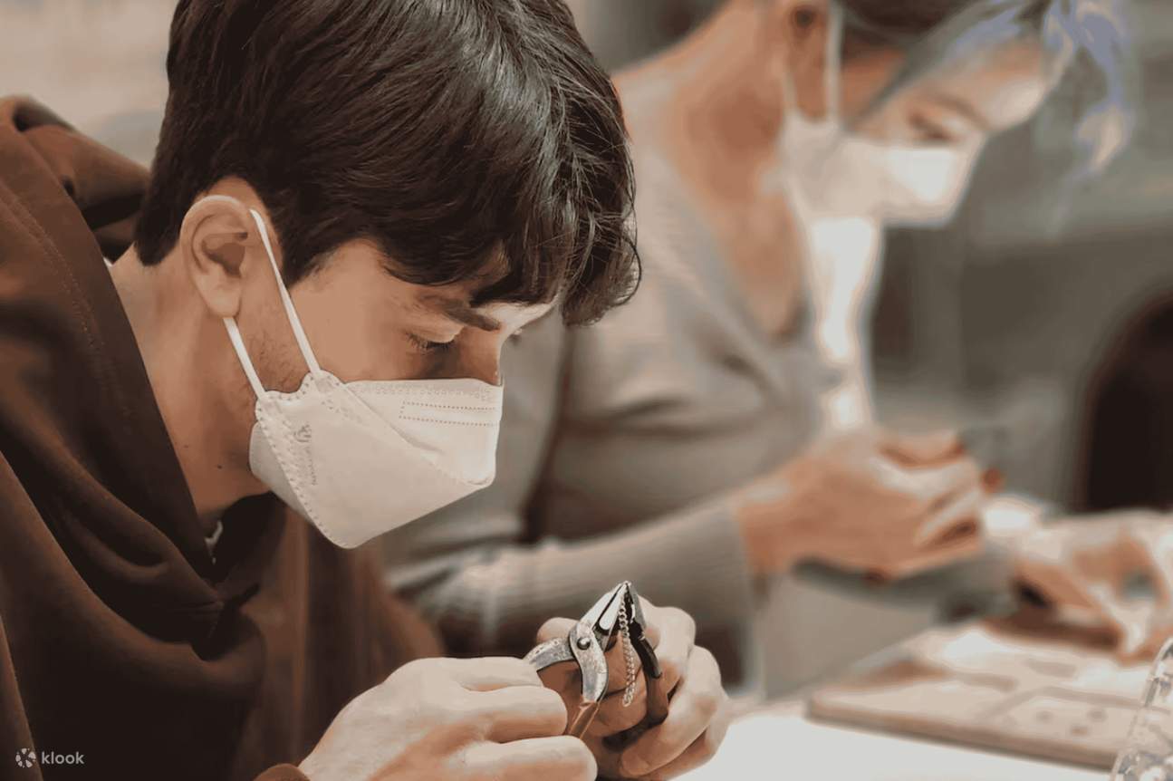 Kelas Satu Hari Membuat Gelang Unik di Gangnam