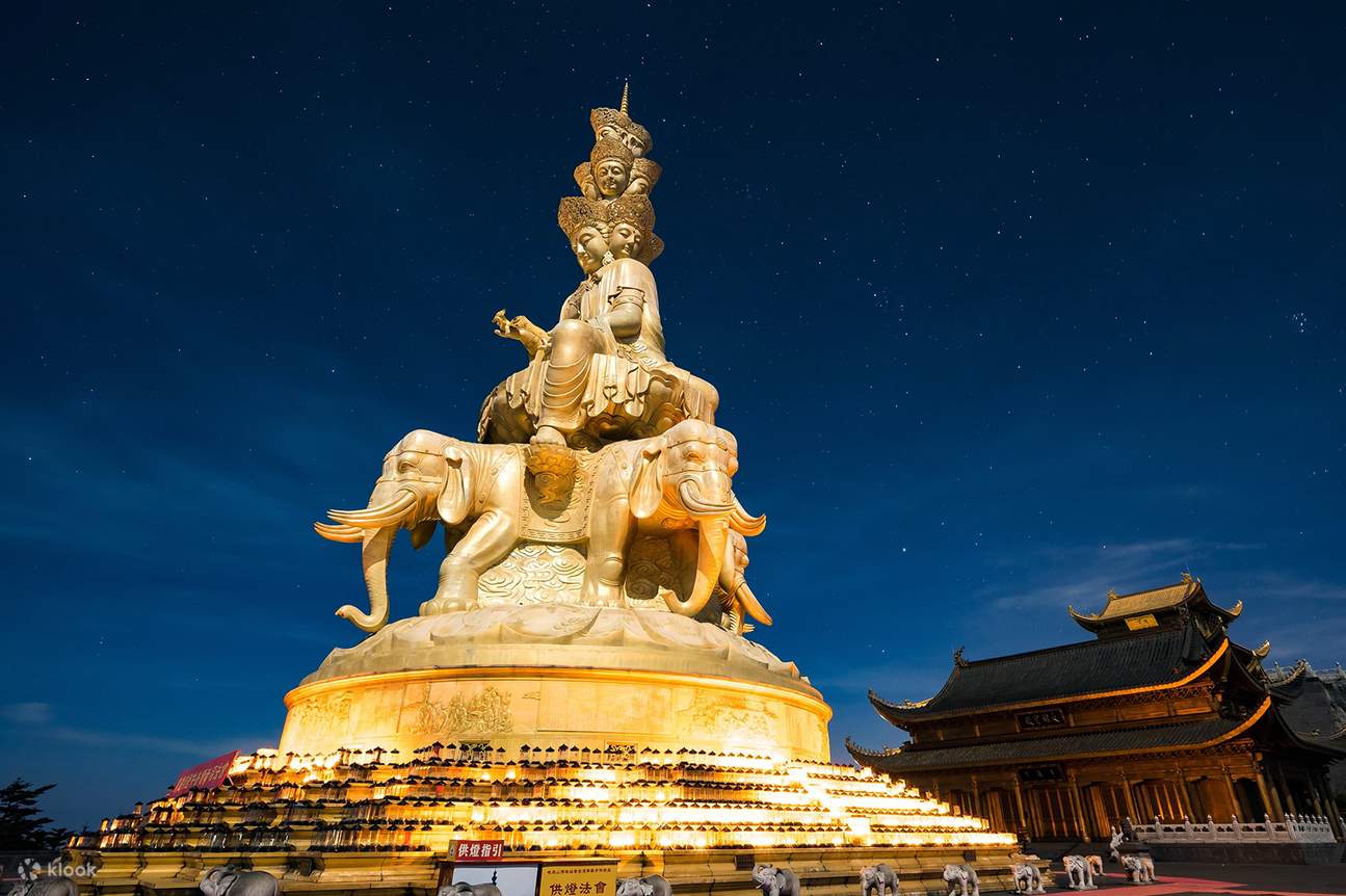 Charterfahrt zwischen Chengdu und Emei/Leshan