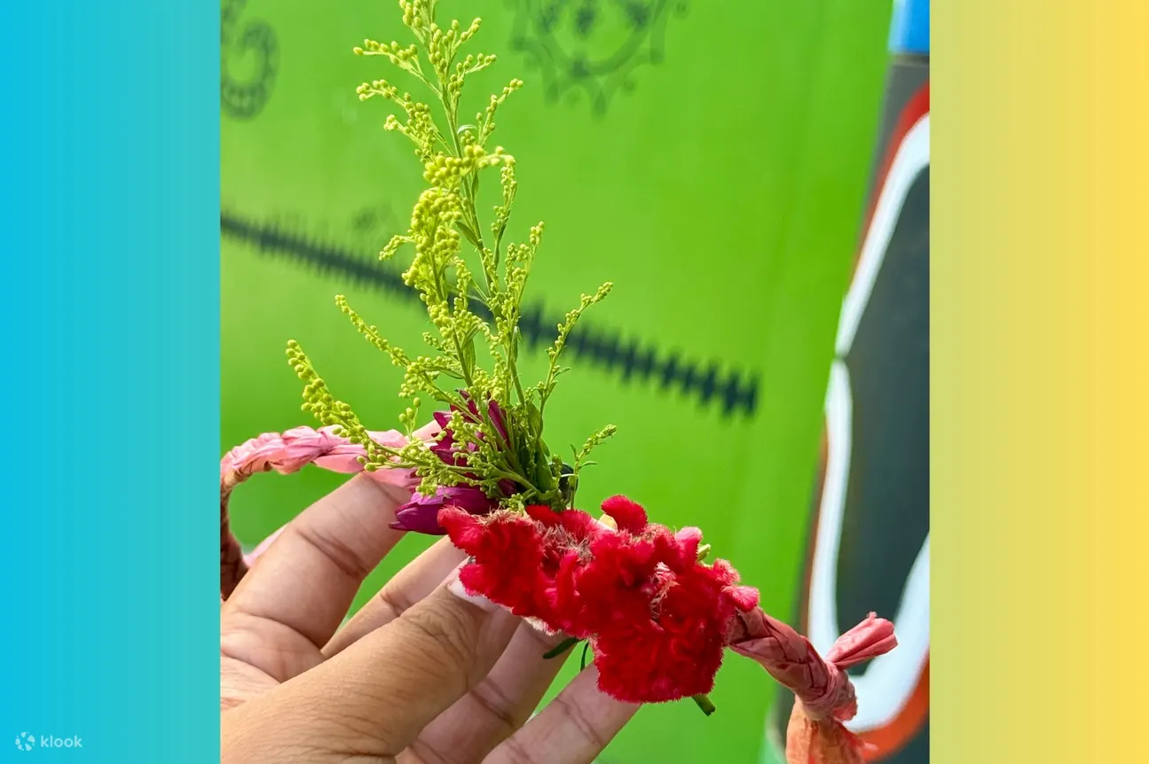 手作部落花环，感受传统植物工艺与祝福的象征意义。