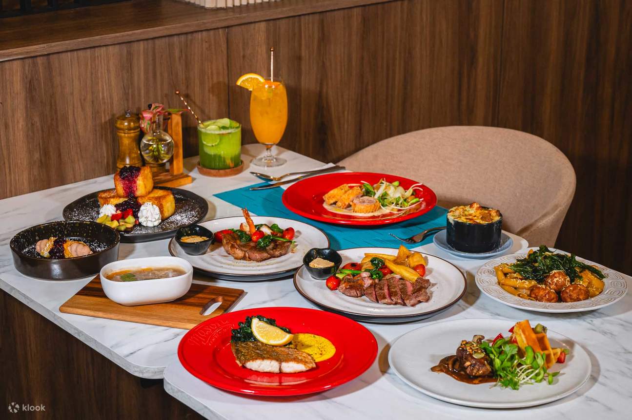 Deja Brew Lifestyle Cafe at Centara Life Hotel Bangkok Phra Nakhon