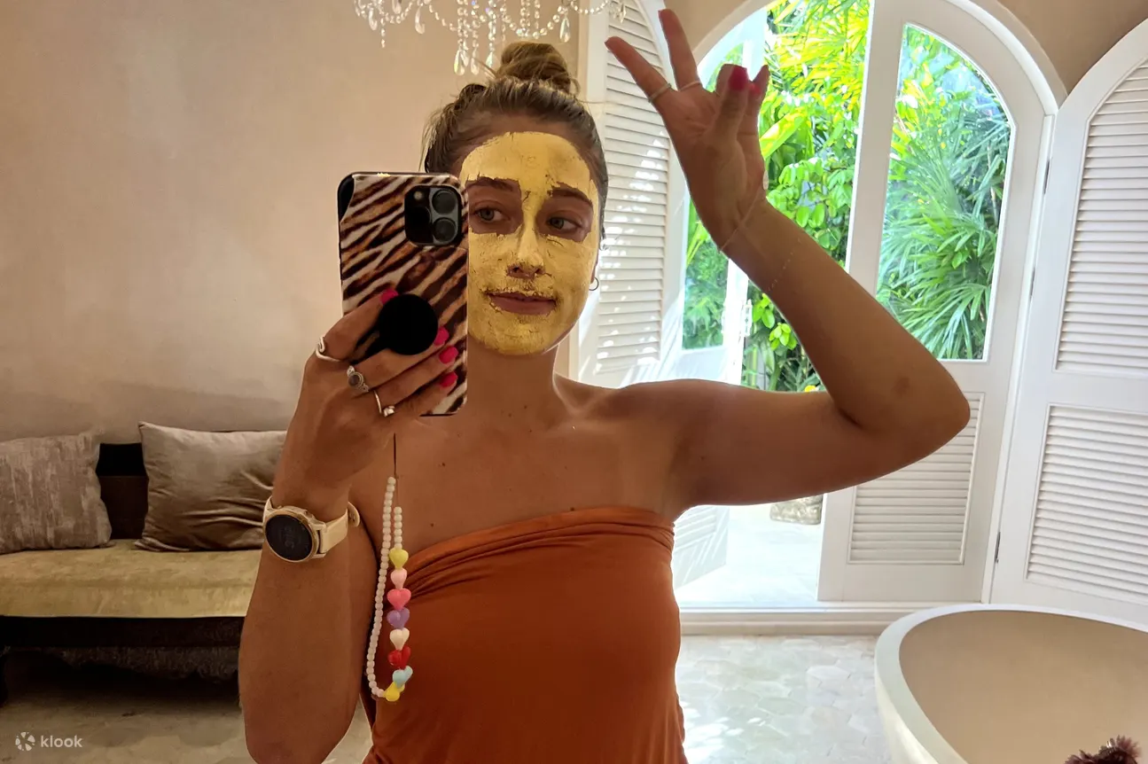巴厘岛 Goldust Beauty Lounge 的黄金面部护理