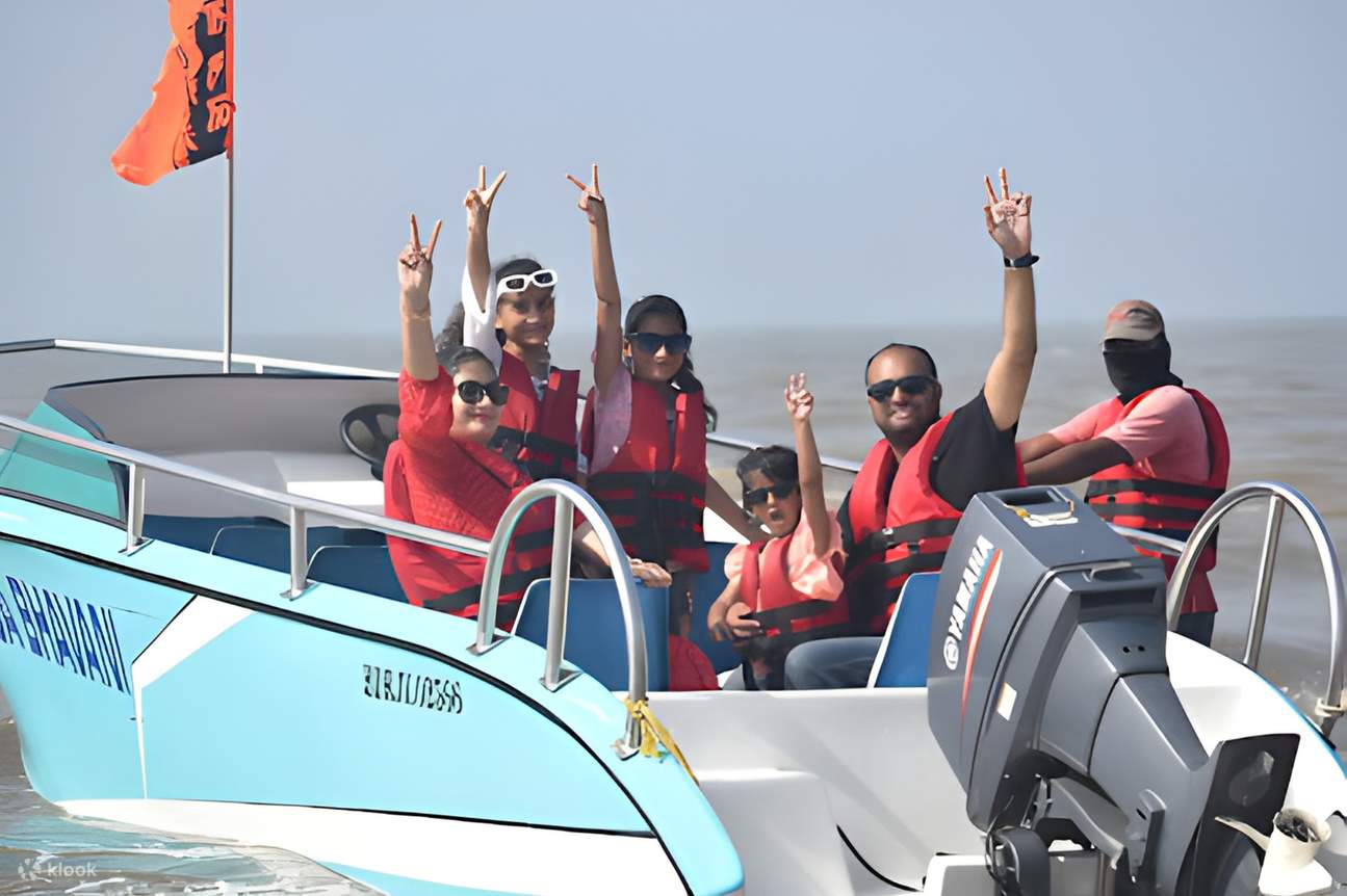 朱胡海灘：水上運動組合