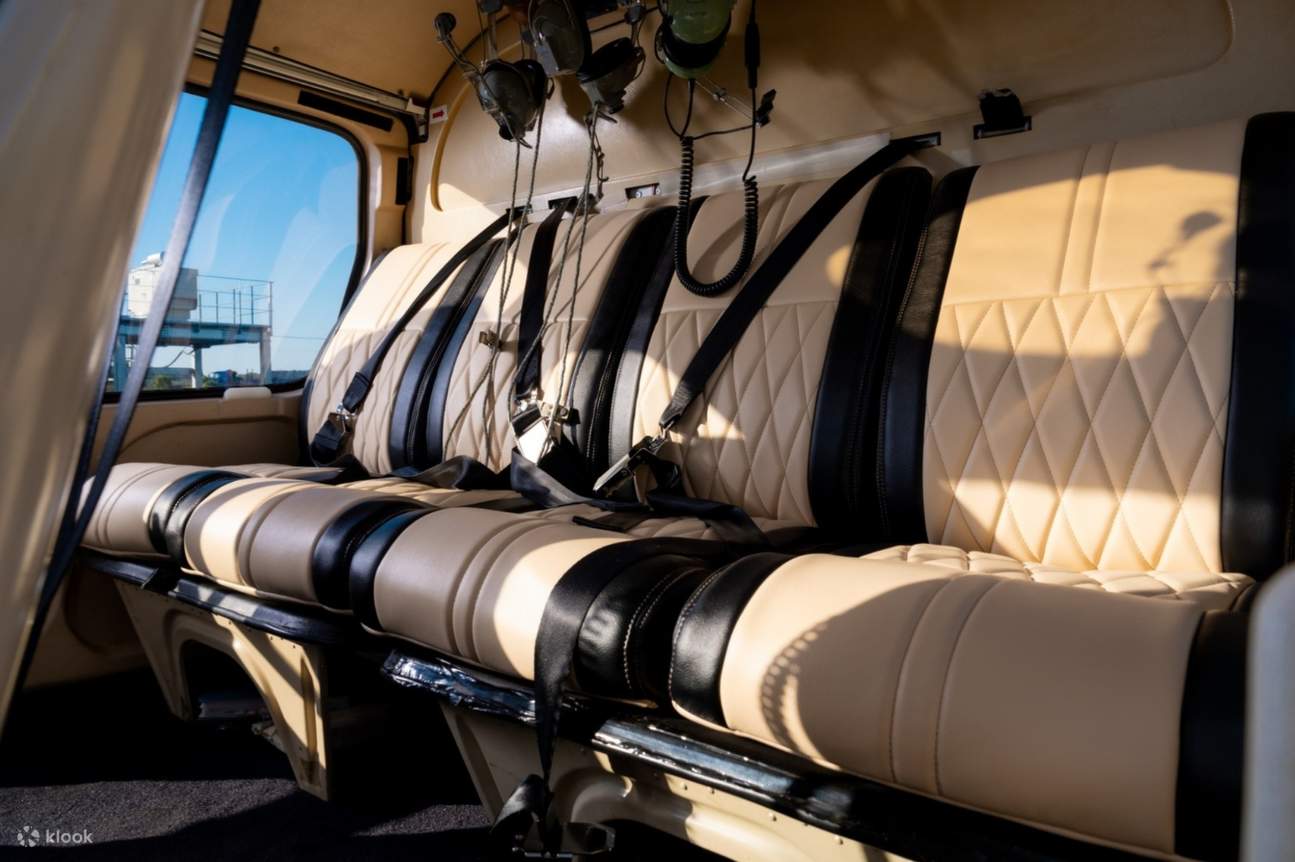 Amplio vehículo de 5 plazas