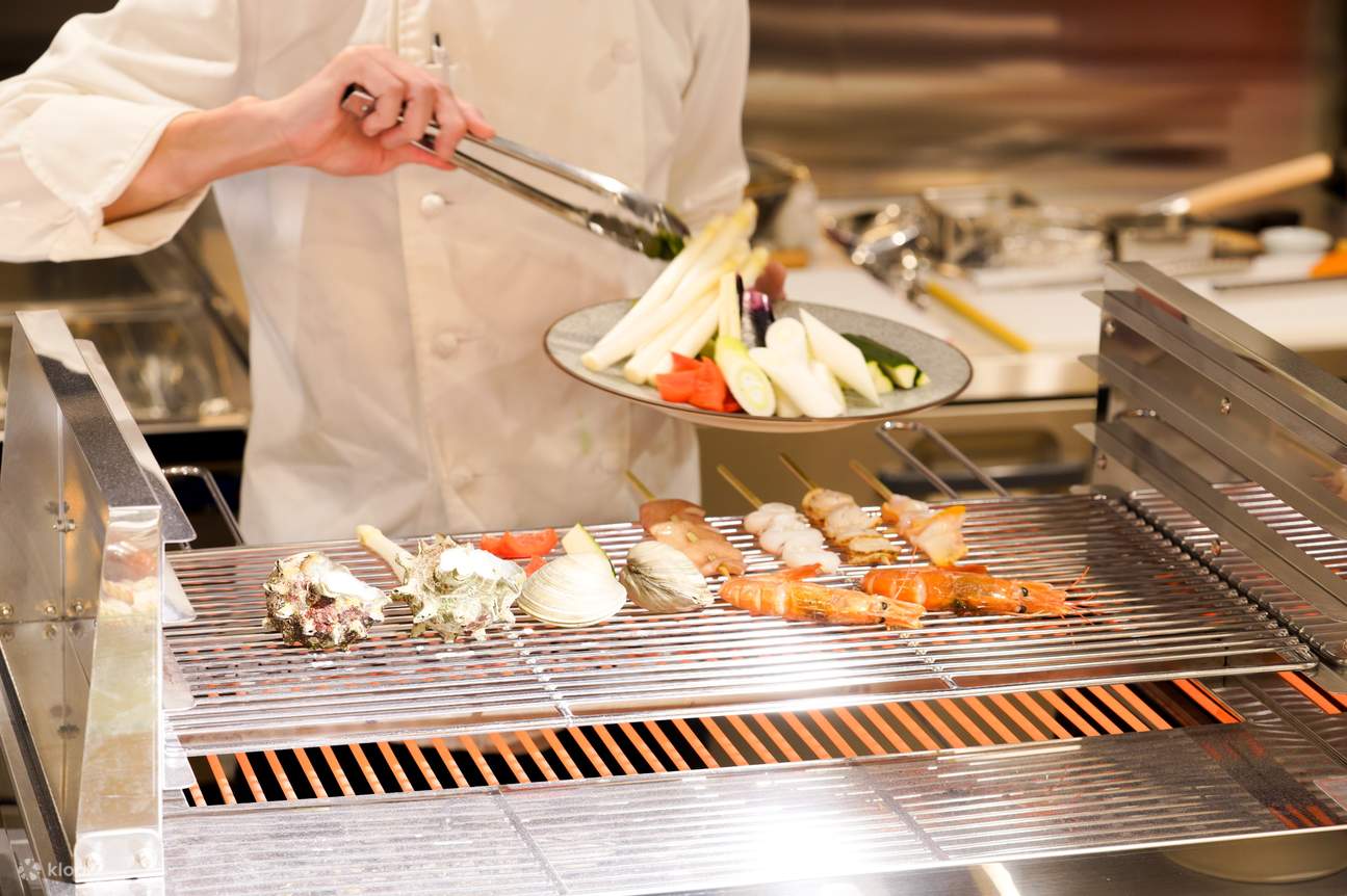 บริการแช่ออนเซ็นที่ Senkyaku Banrai Toyosu Manyo Club ในโตเกียว 