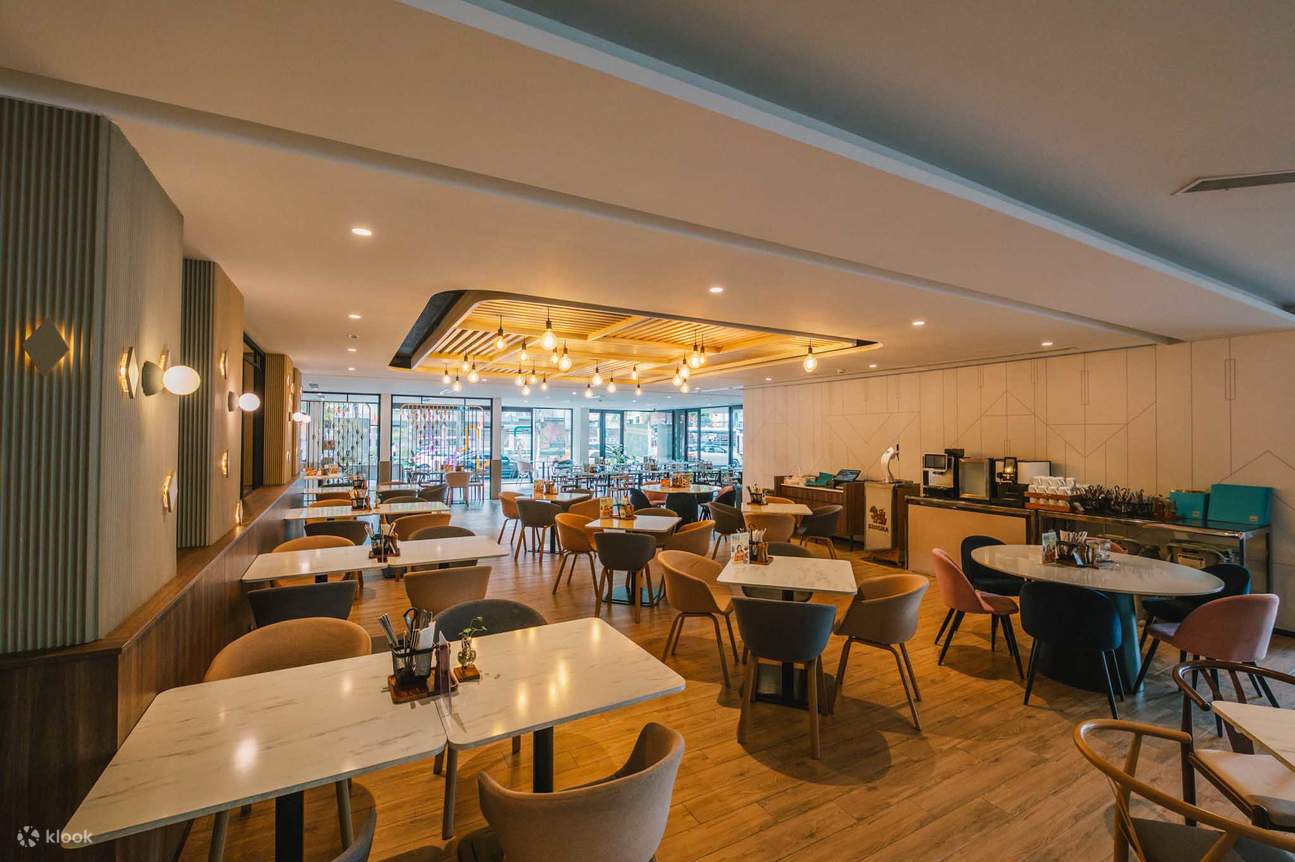 Deja Brew Lifestyle Cafe at Centara Life Hotel Bangkok Phra Nakhon