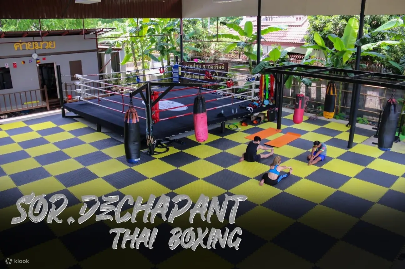 Sor Dechapant 拳击馆的泰拳课