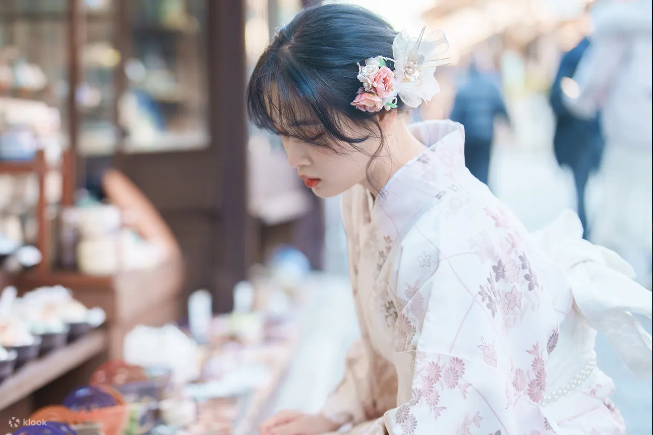 女性和服