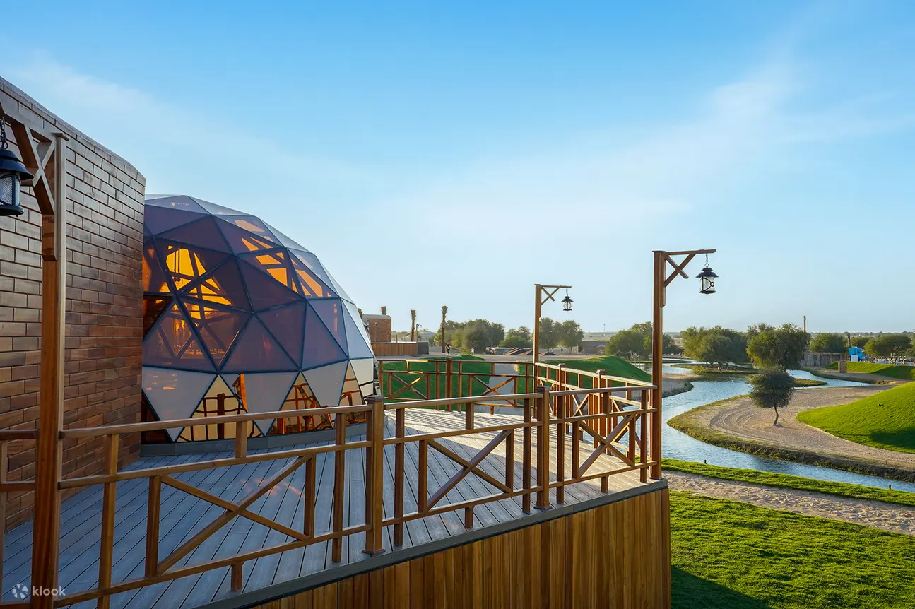 迪拜 Al Marmoom Domes 沙漠豪华露营与用餐体验
