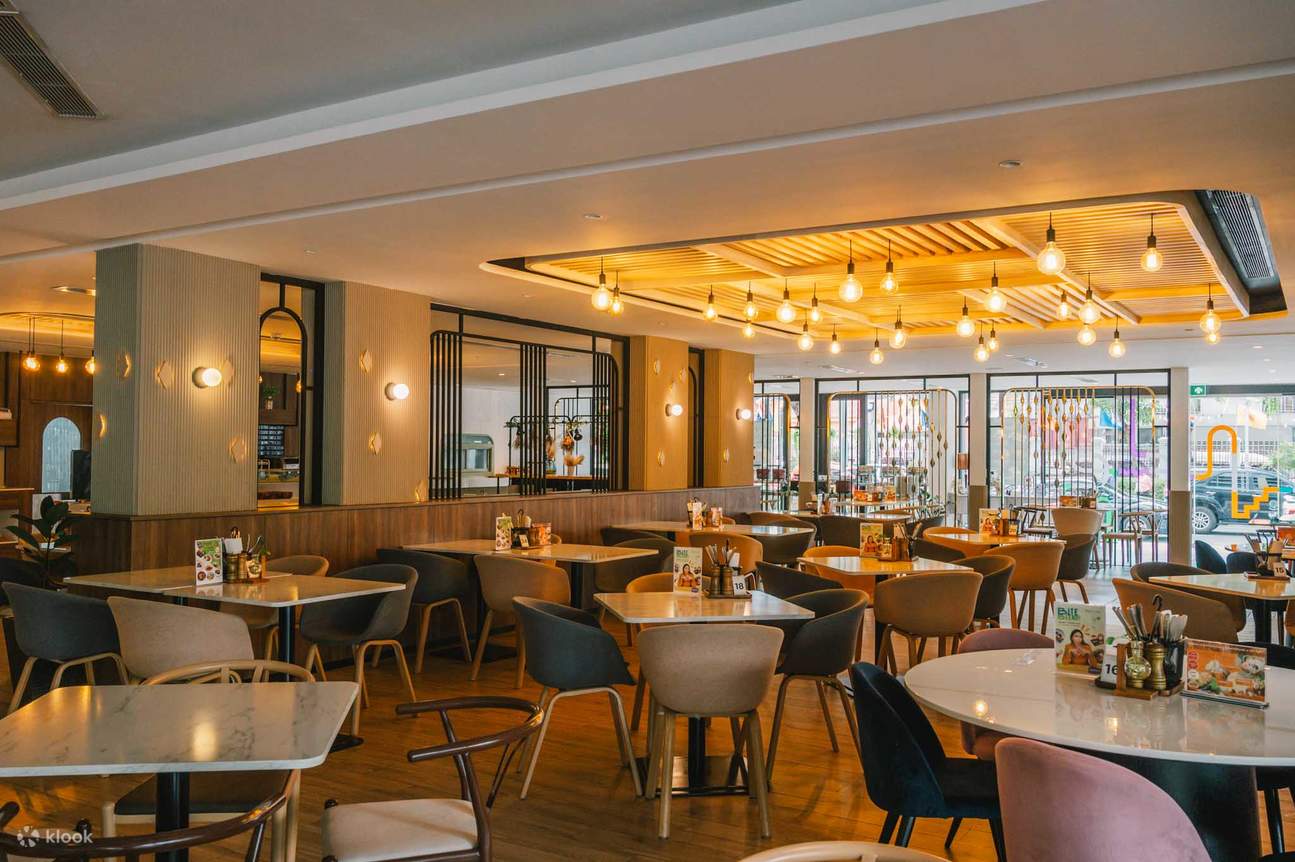 Deja Brew Lifestyle Cafe at Centara Life Hotel Bangkok Phra Nakhon