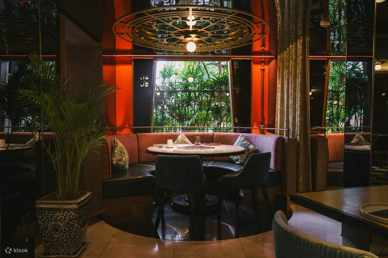 Jim Thompson, A Thai Restaurant