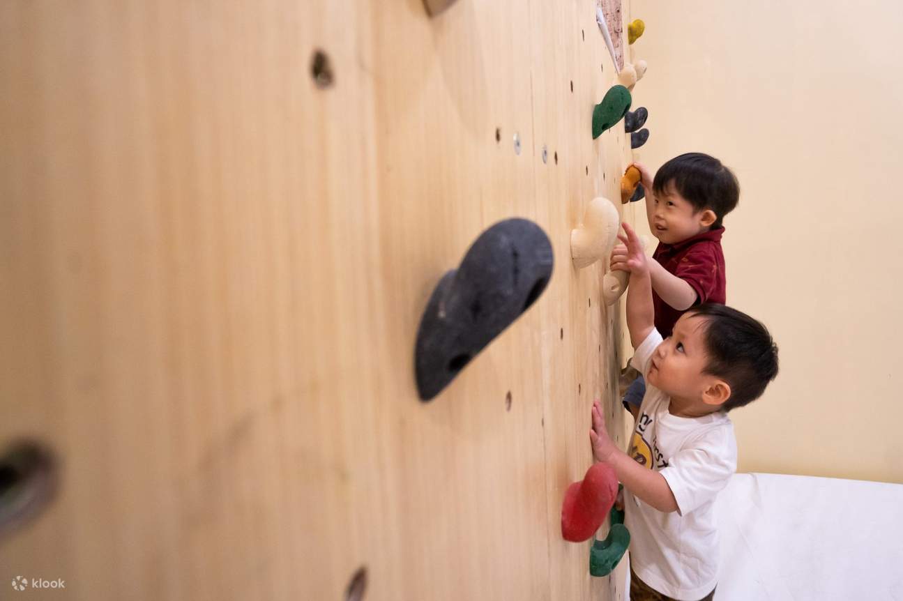 Parete da arrampicata per bambini al Project Rock di Penang