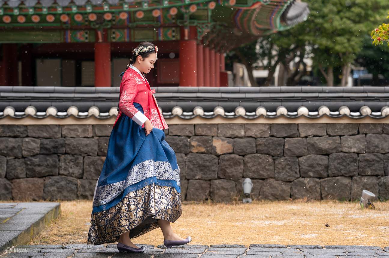 Dịch vụ Cho thuê Hanbok Cao cấp tại Jeju