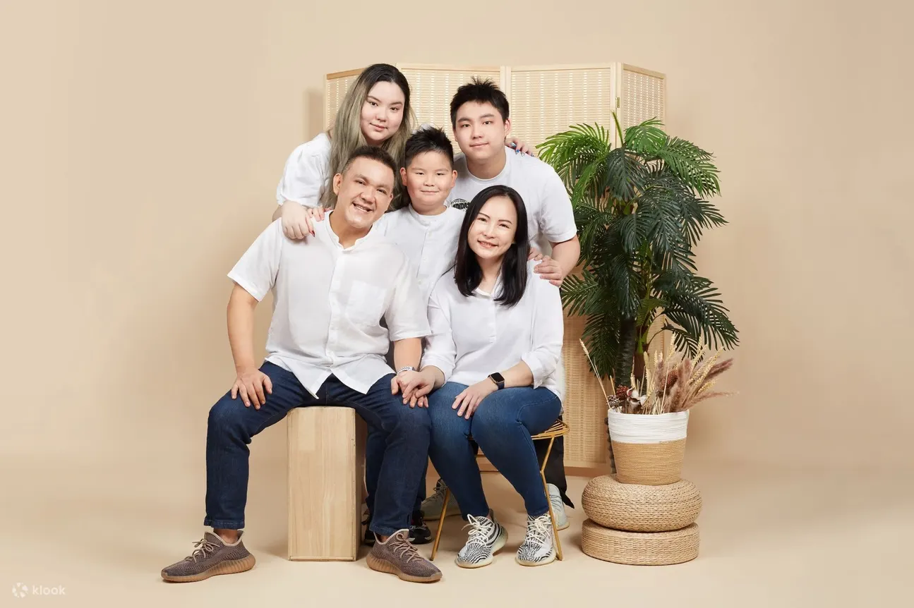 Family Portrait Photography Experience By Mount Studio in Singapore - Klook  Philippines