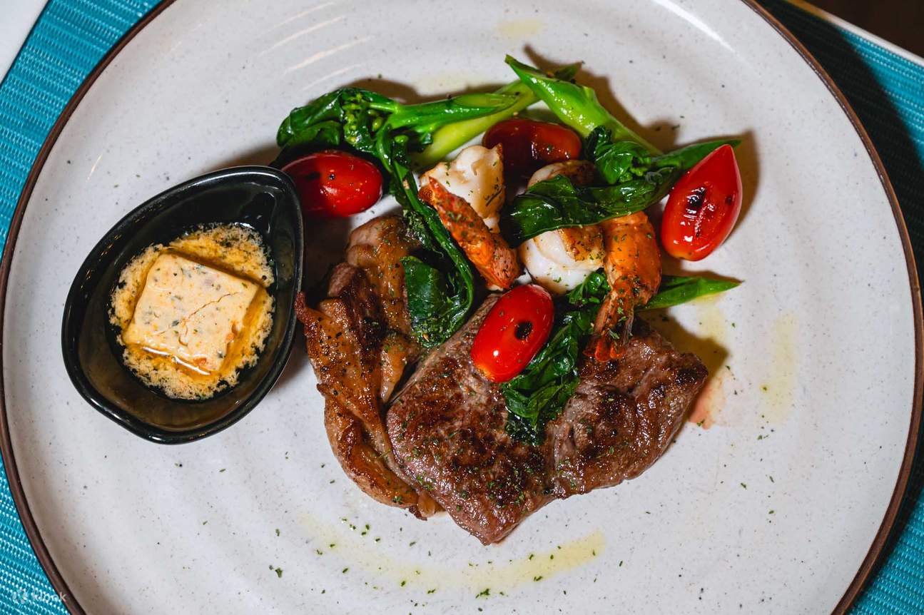 Deja Brew Lifestyle Cafe at Centara Life Hotel Bangkok Phra Nakhon