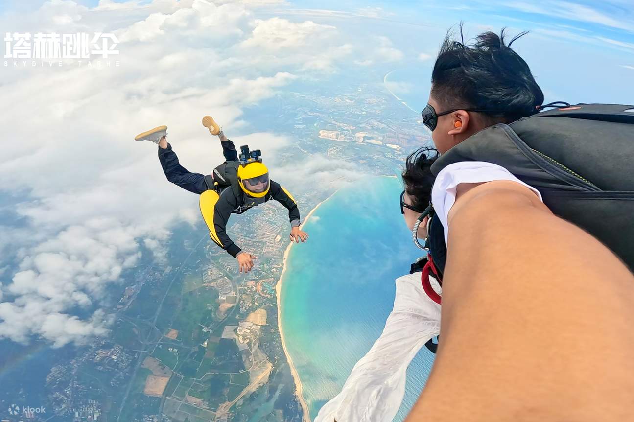 Sanya Tah Skydiving-2