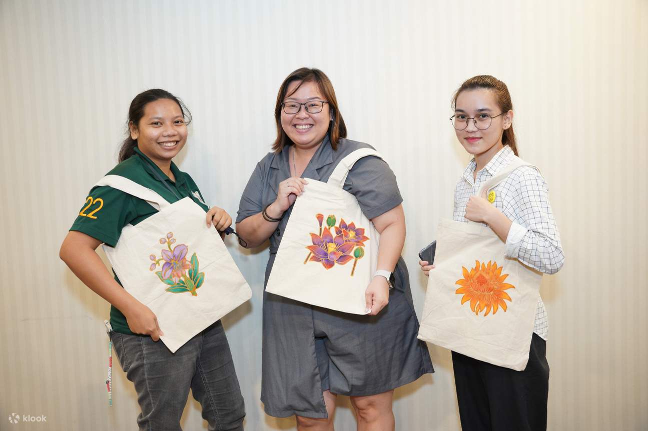 バティック染め　絵　ホーンビル　マレーシア マレーシアで自分だけの思い出の品を♡伝統工芸「バティック