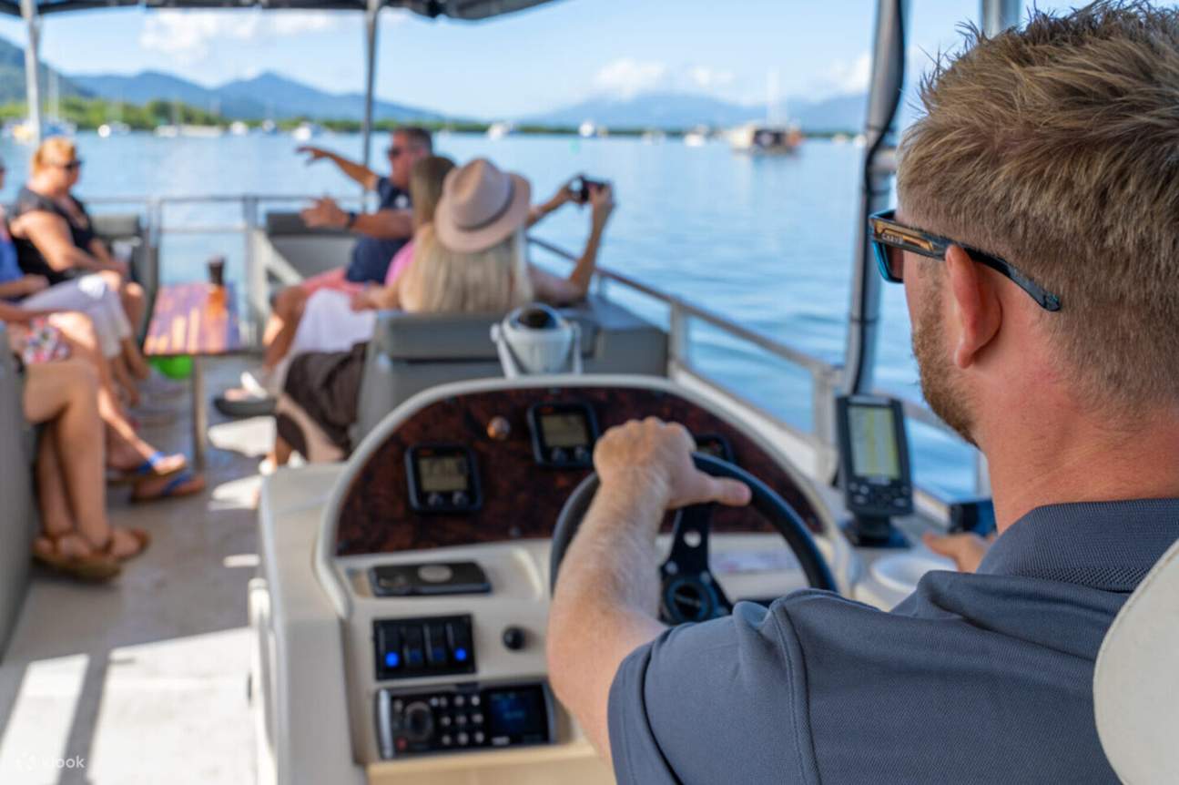 Pelayaran Melawat Pemandangan dan Matahari Terbenam di Cairns