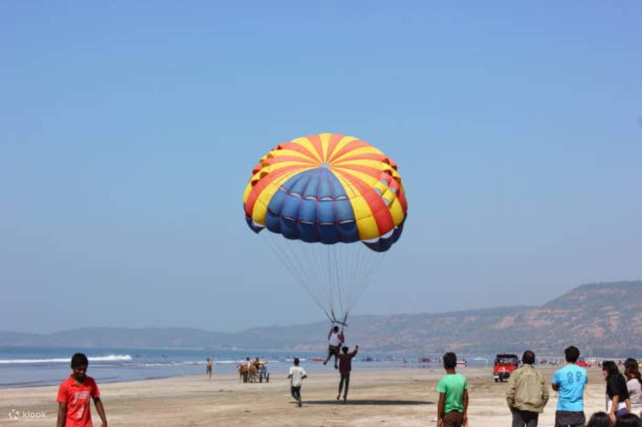Plage de Candolim : Parachute ascensionnel