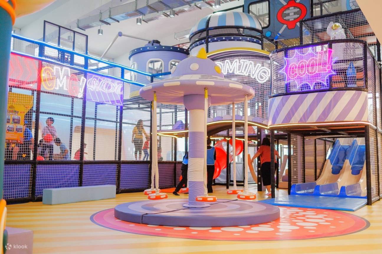 Entrada a Aplus Go Babyland en el Centro Comercial Spring, Kuching