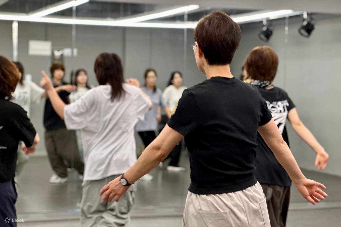 シャッフルダンスの経験者向けに、ご要望に応じて上級クラスもご用意しています。