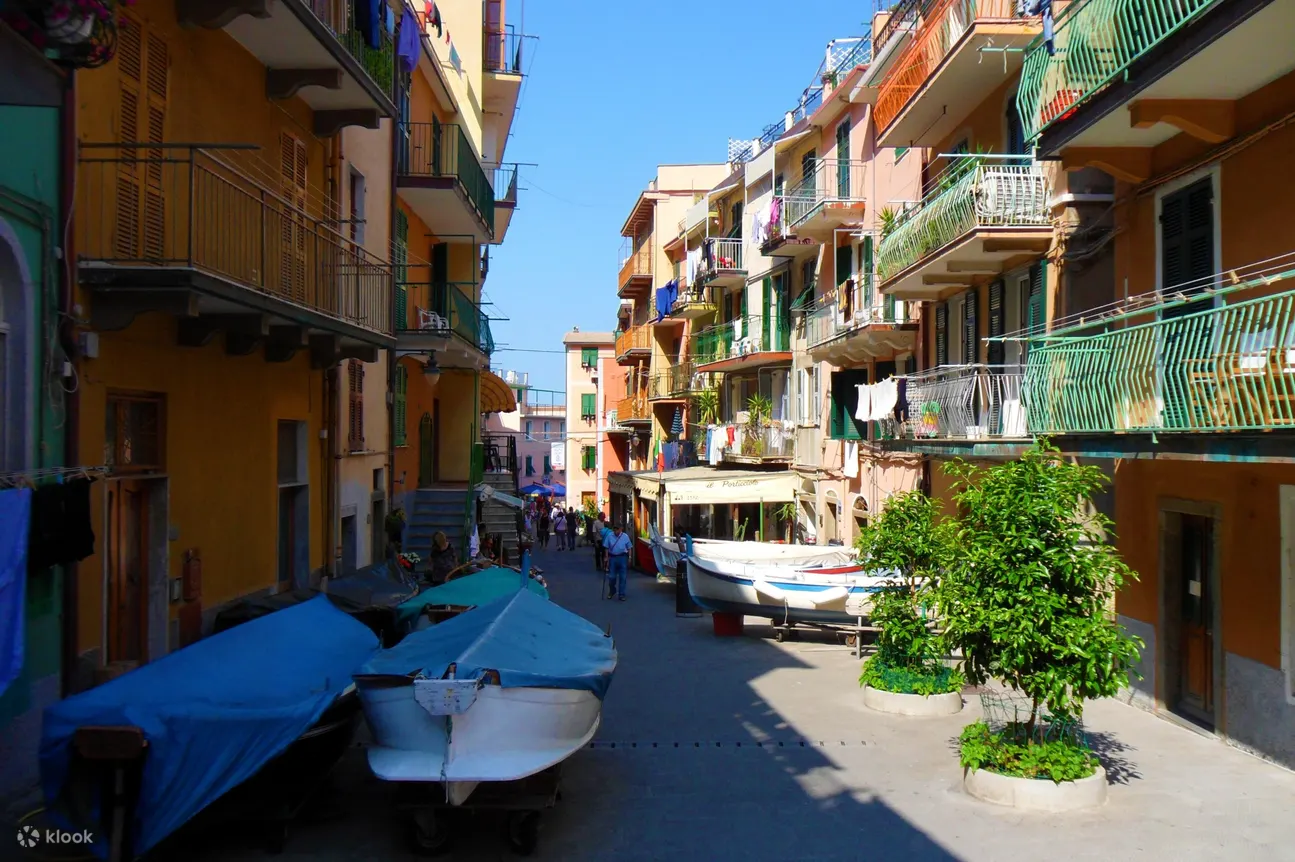 Cinque Terre Day Tour from Milan