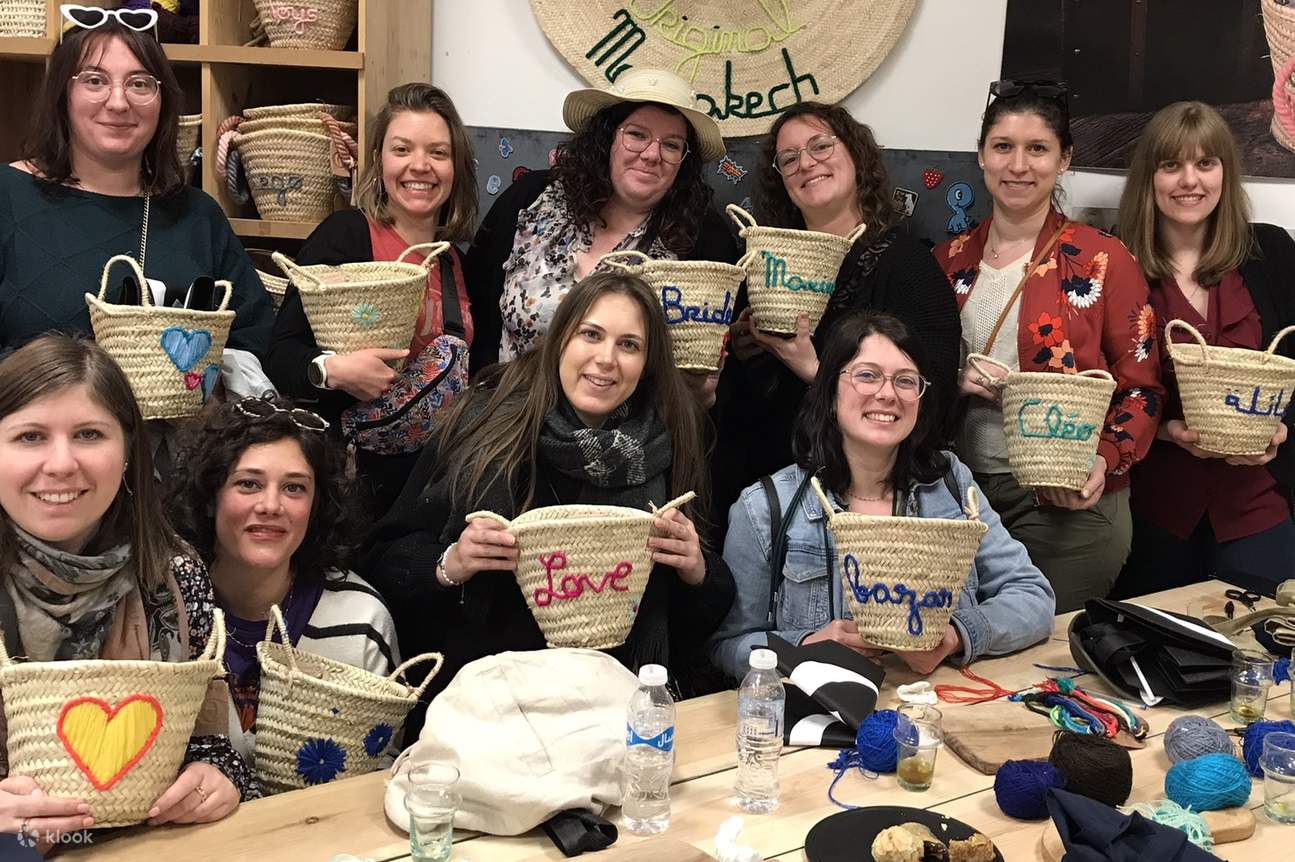 마라케시에서 즐기는 특별한 브라이덜 샤워/헨 파티 (EVJF) 액티비티! 잊지 못할 추억을 만들 수 있는 나만의 모로코 바구니를 친구들과 함께 만들어보세요.