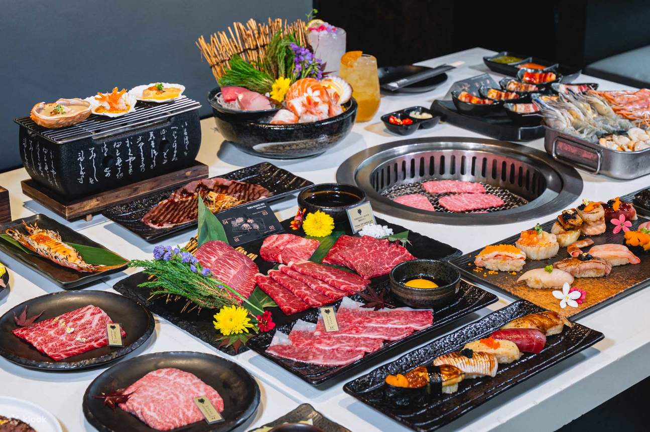 TORA Yakiniku x Cafe Crystal Design Center