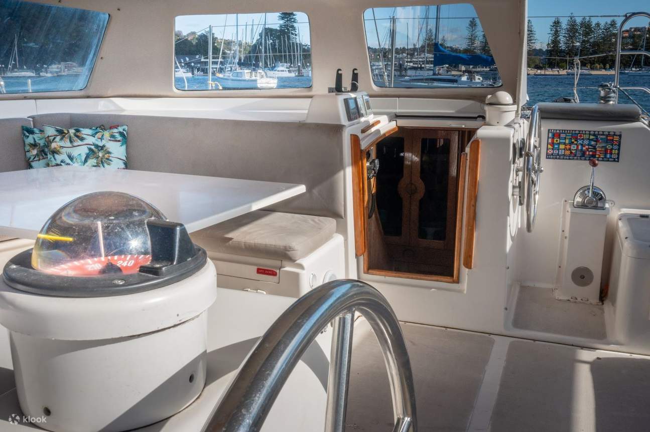 L'interno di un catamarano