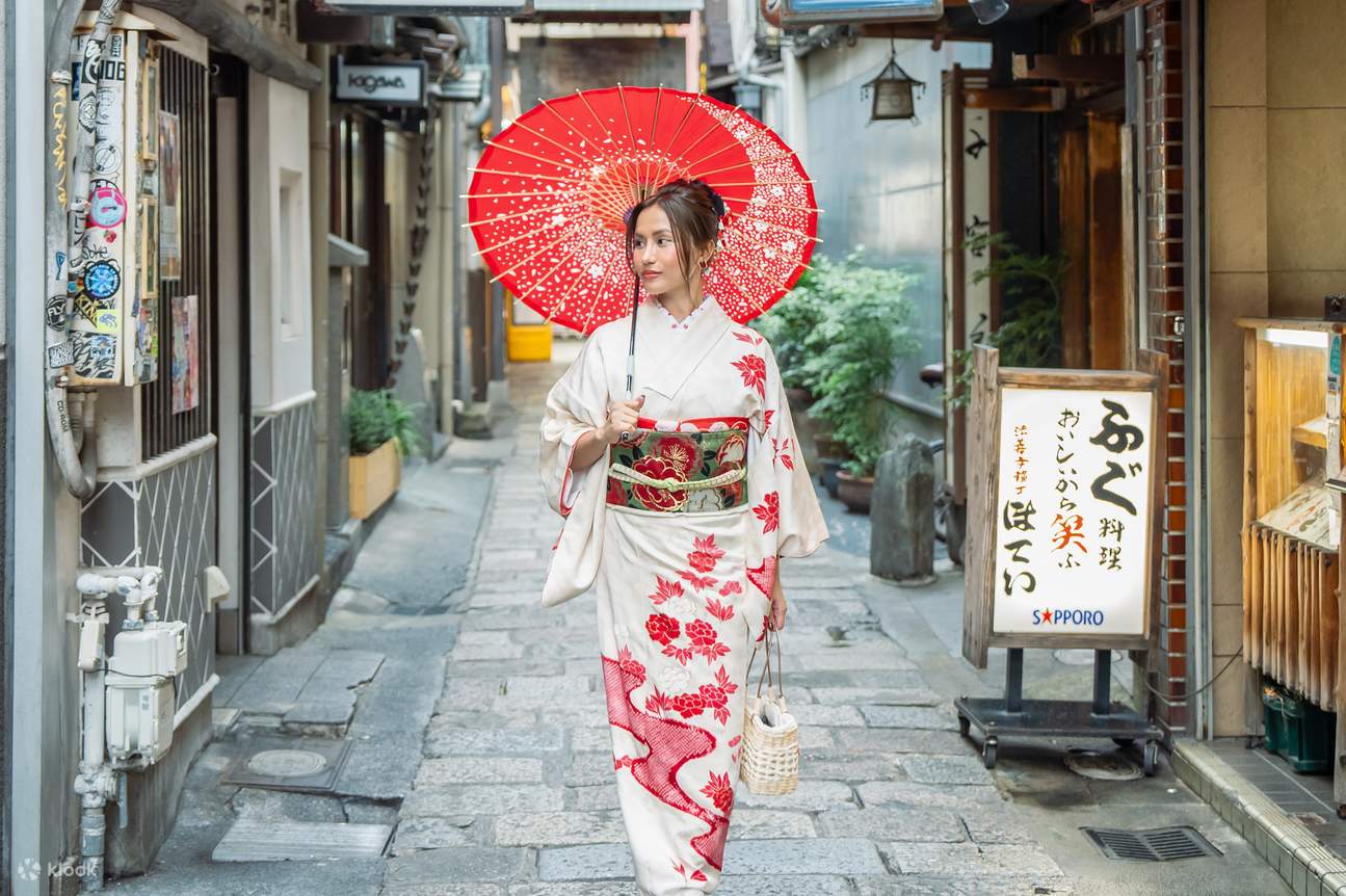 Esperienza di noleggio kimono/yukata (fornita da Kawaii Osaka)