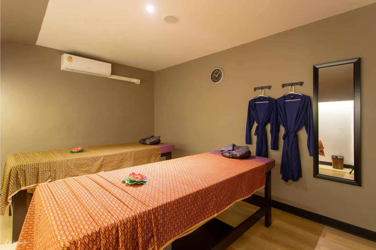 位于暹罗广场 Soi 5 的 Nikko Thai Massage Signature