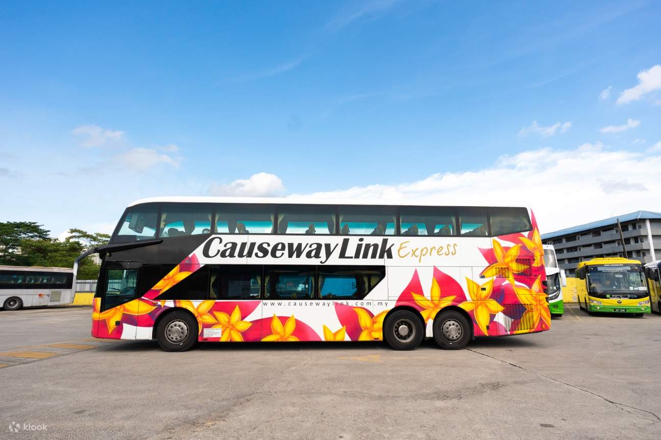 Johor Bahru (Terminal de Autobuses Larkin) - Terminal Ungku Tun Aminah (TUTA) - KLIA T1/T2