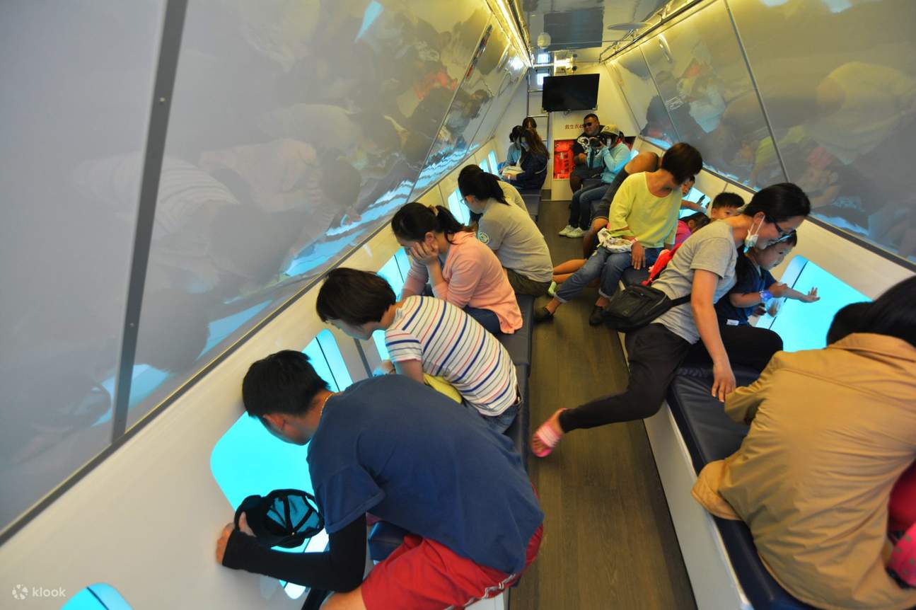 Tingkap Kaca Condong Submariner Separa Tenggelam