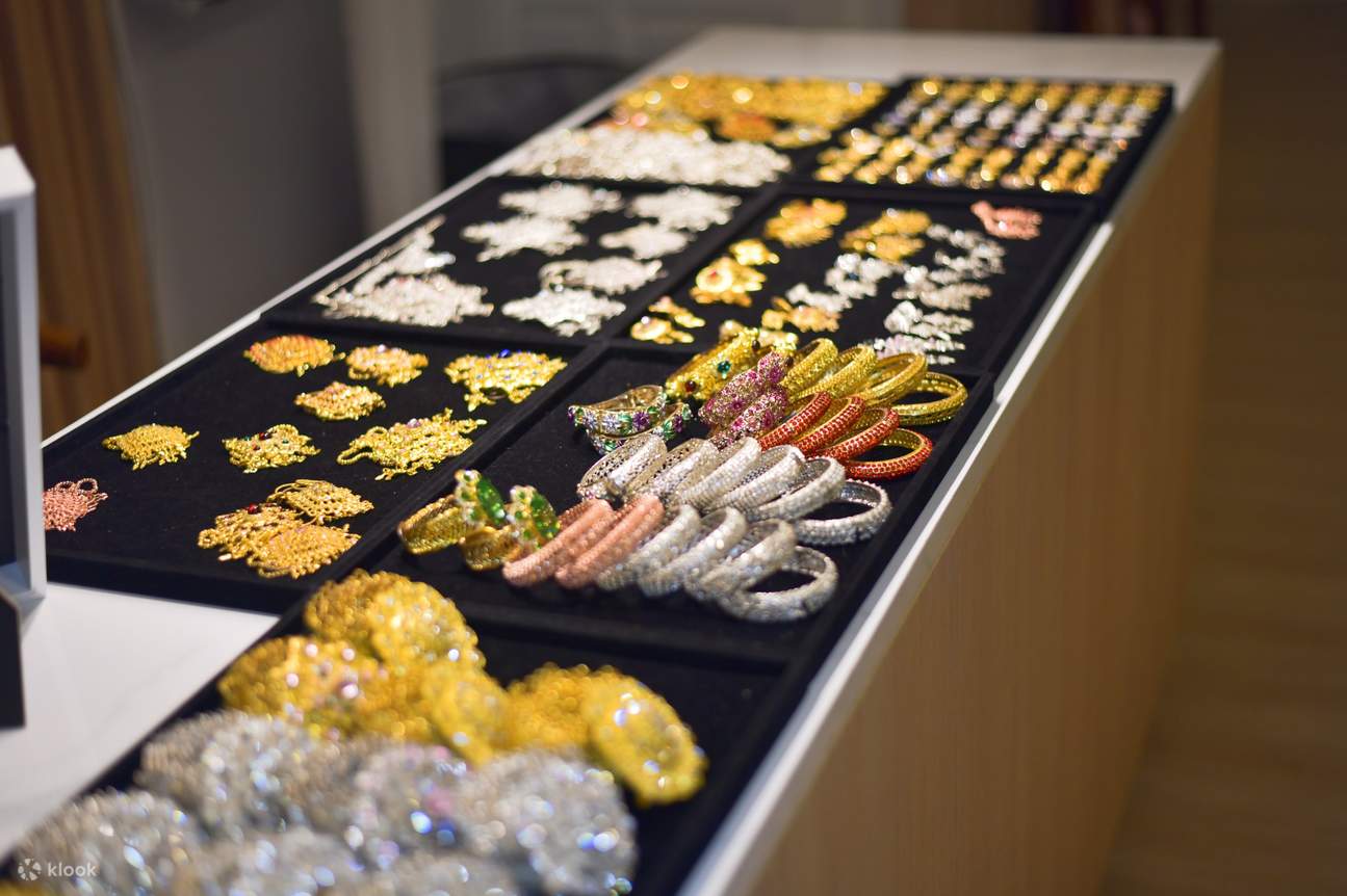 수제 고급 태국 전통 의상 대여 체험 서비스 (One More Thai 제공)