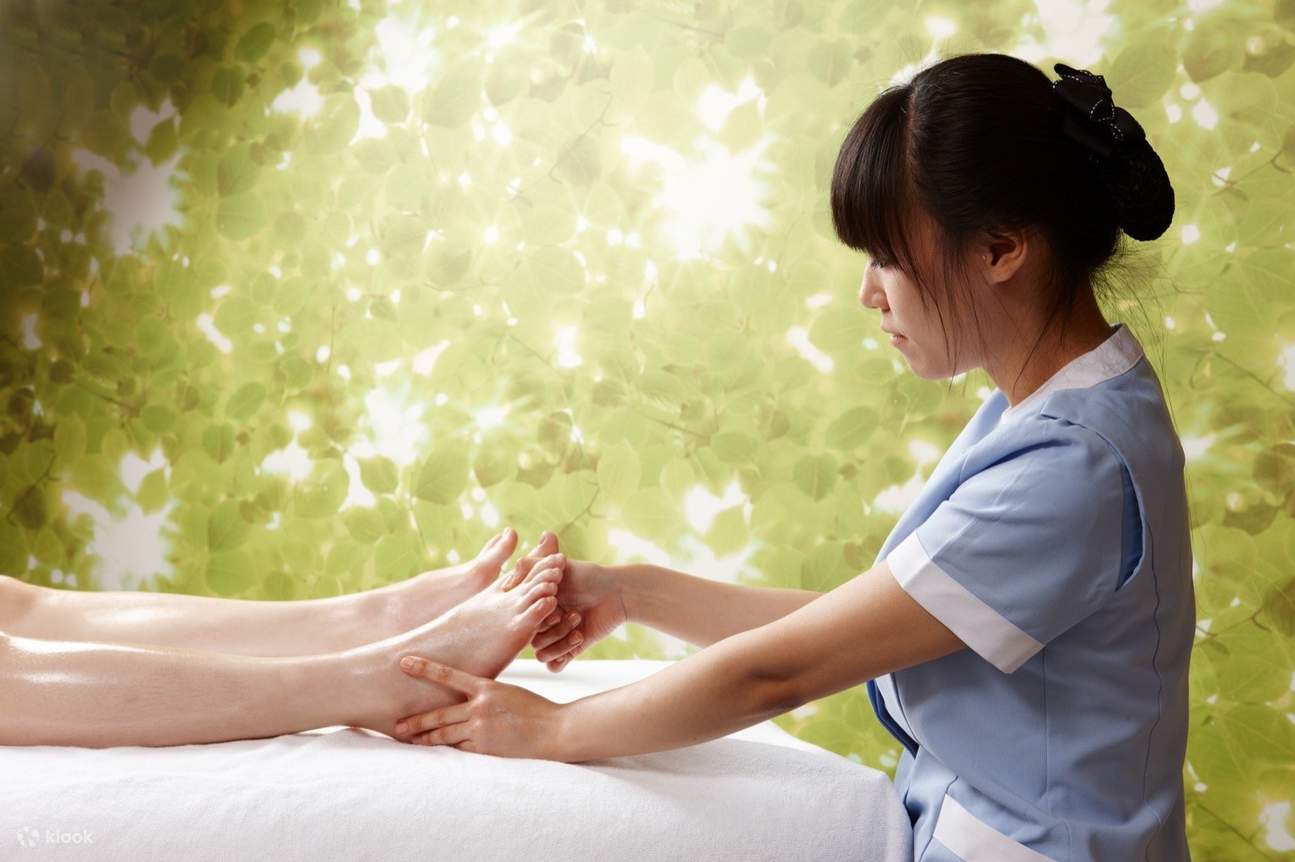 在明洞體驗LEE HEA KYUNG美容按摩護理