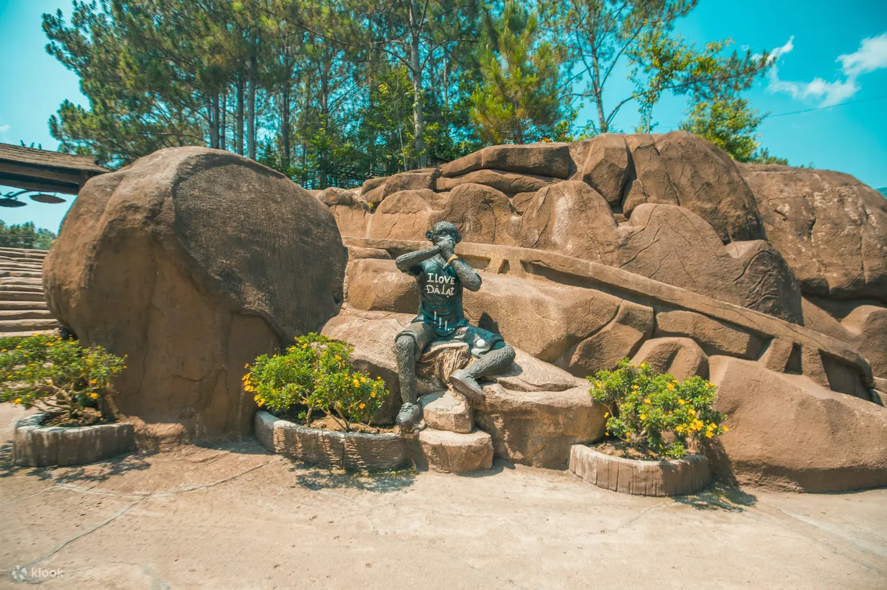 Clay Sculpture Tunnel in Da Lat city