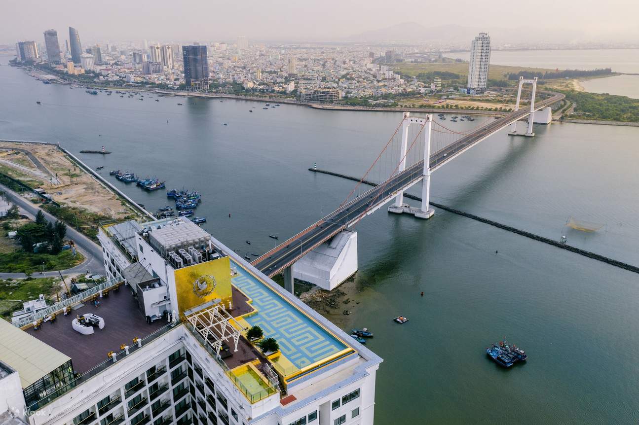 Floating Breakfast On Infinity Pool At Wyndham Danang Golden Bay