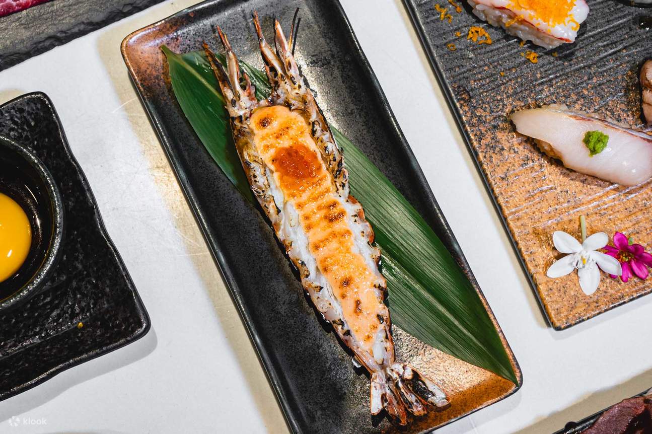 TORA Yakiniku x Cafe Crystal Design Center