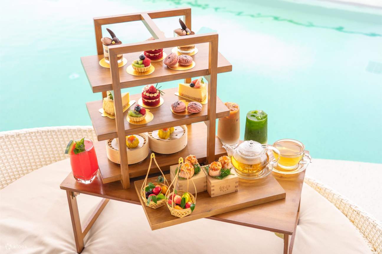 Послеобеденный чай в Barracuda Sky Gala Rooftop Bar, Akara Hotel Pattaya