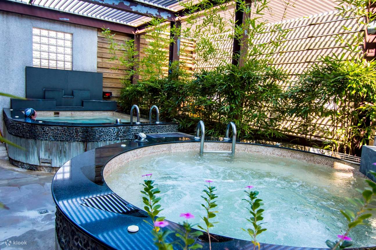 Таоюань: Lido Forest Hot Spring Hotel - Двухместный номер с купанием в горячих источниках и посещение общественного бассейна