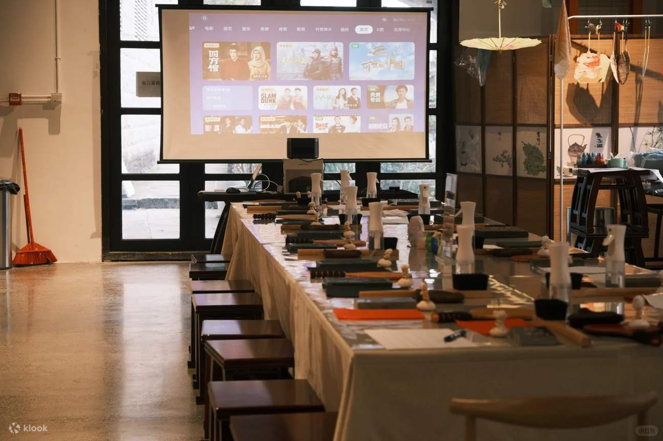 В наш стремительный век многие древние искусства и культурные элементы сталкиваются с риском быть забытыми, и этот художественный музей подобен верному хранителю, тщательно собирающему, систематизирующему и демонстрирующему содержание, связанное с техника