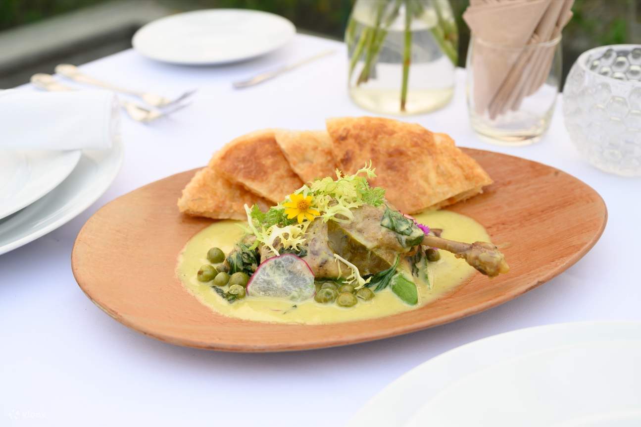 Sopra Riva al Riva Arun Rooftop Dining con vista sul fiume