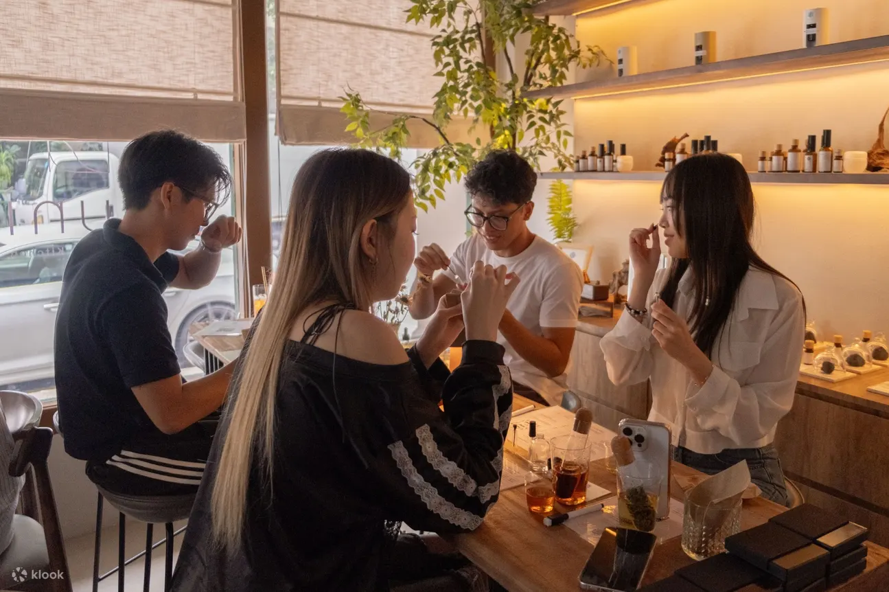与朋友一起的有趣经历，之后闻起来很香！