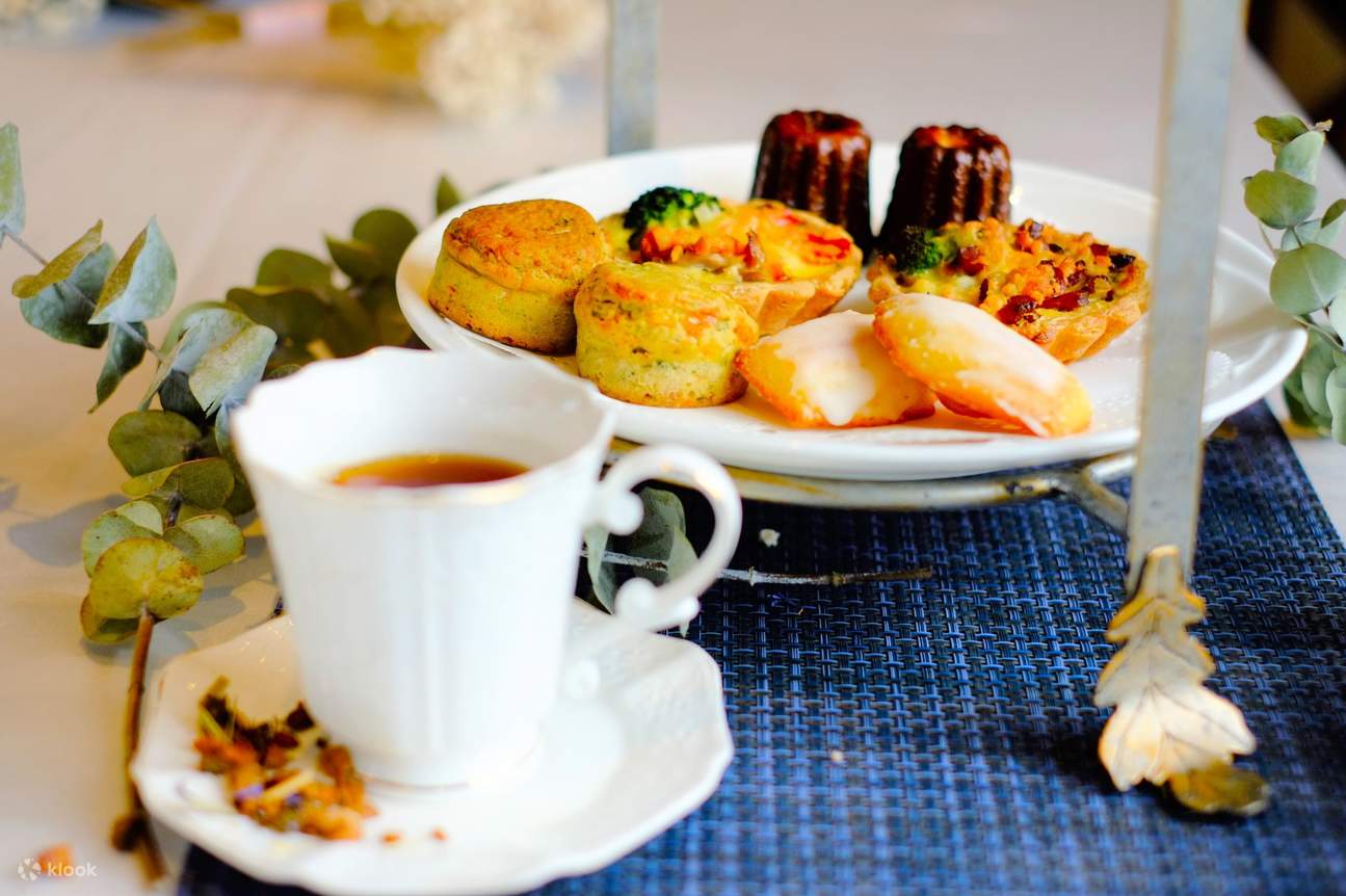 Set minum petang untuk dua orang