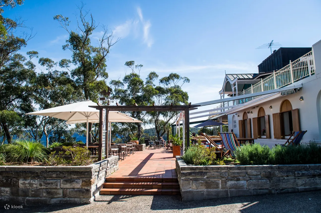 blue mountain outdoor terrace of the lookout