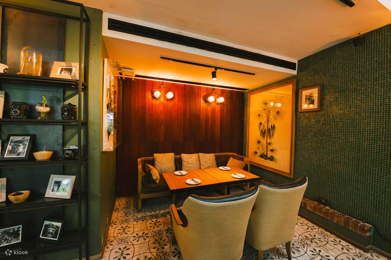 Thai Fusion Dining at Dusit Gourmet, Baan Dusit Thani (BTS Saladaeng)